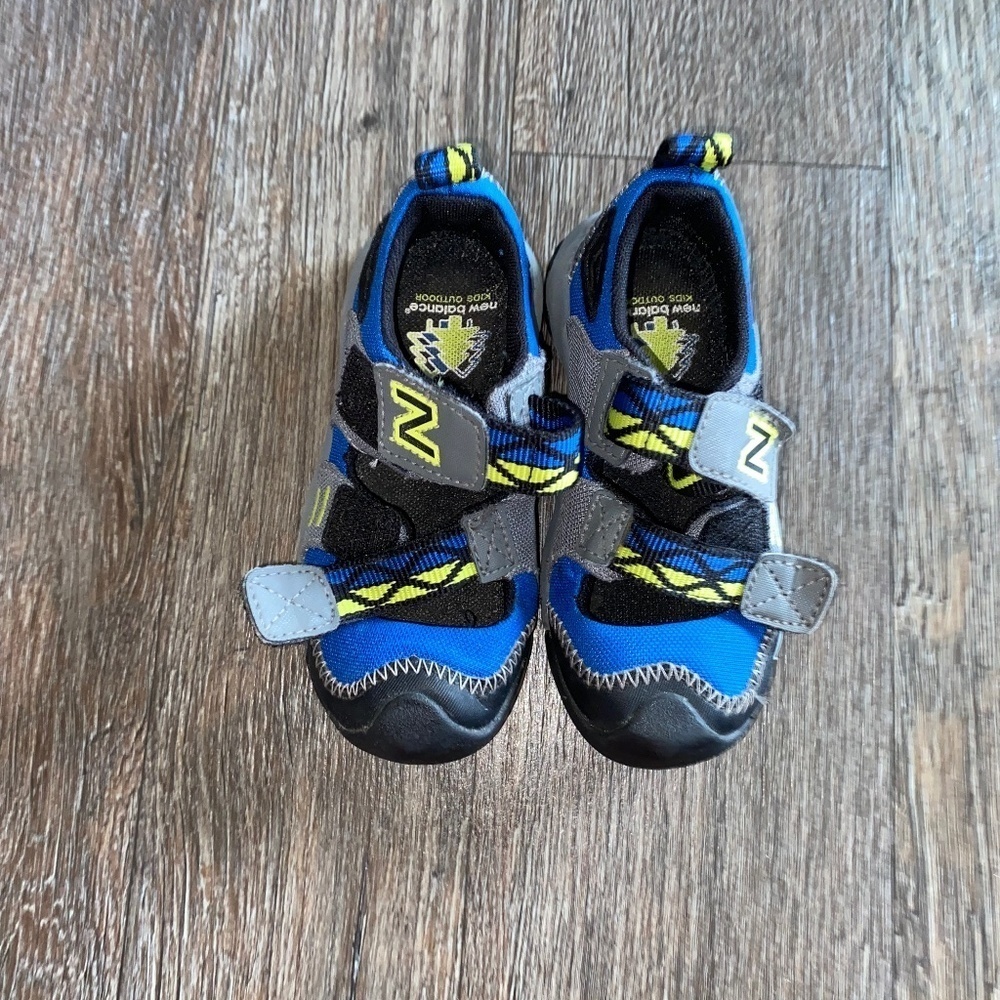 New Balance size 8 boys hiking shoes